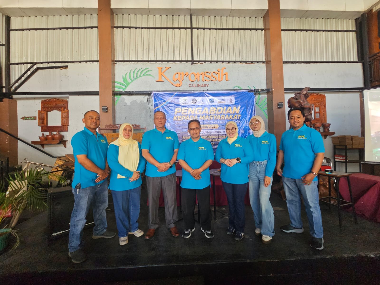 Tingkatkan Daya Saing dan Perlindungan Konsumen, Tim PKM Prodi Hukum Bisnis FASYA UIN Surakarta Gelar Penyuluhan Digitalisasi Sertifikasi Halal bagi UMKM Banjarsari